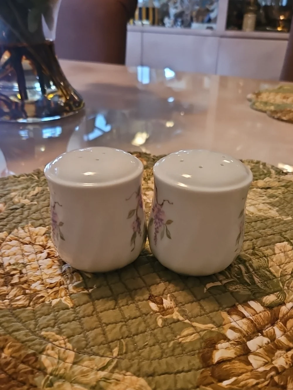 Set Of SALT & Pepper Shakers  White Purple Green In Excellant Condition Ceramic